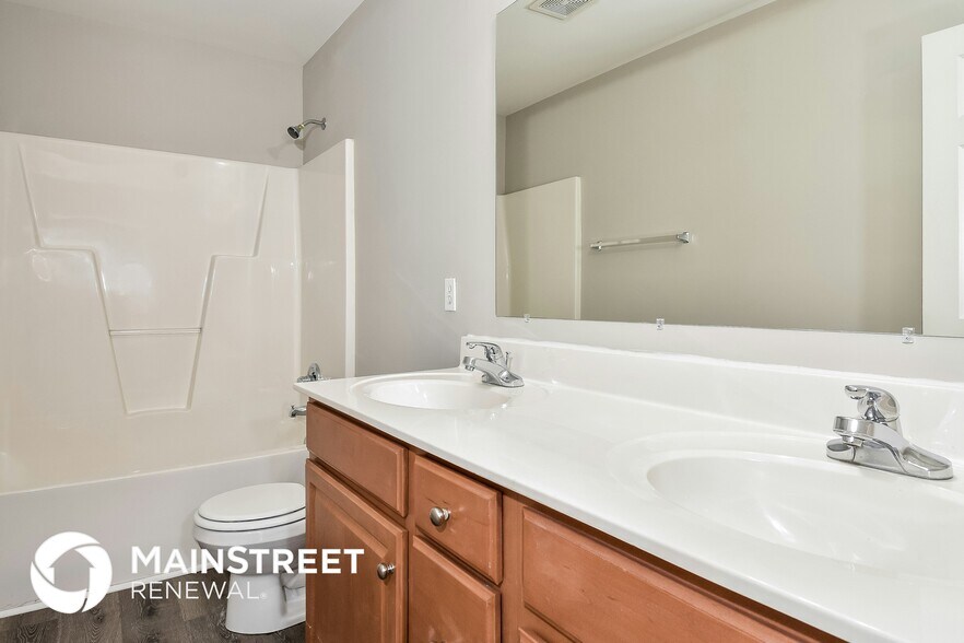 Building Photo - 6116 Boxelder Cove