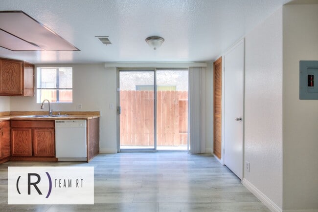 Building Photo - A Spacious Condo with a Quiet Community