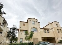 Building Photo - Beautiful, highly desirable end-unit in Co...
