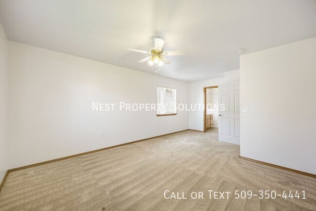 Building Photo - 807 Westshore Dr NE