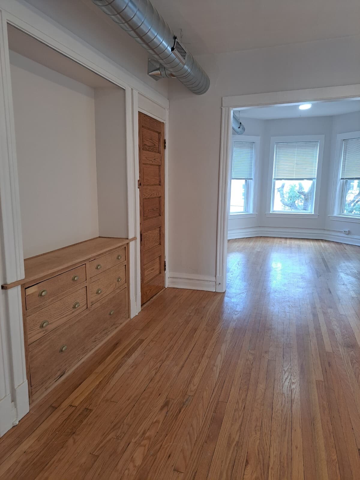 Living/Dining - 5034 N Western Ave