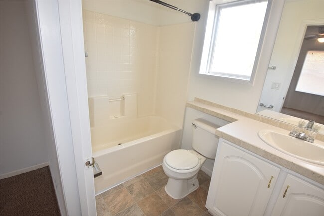 Building Photo - 10010 Sugarvine Ln