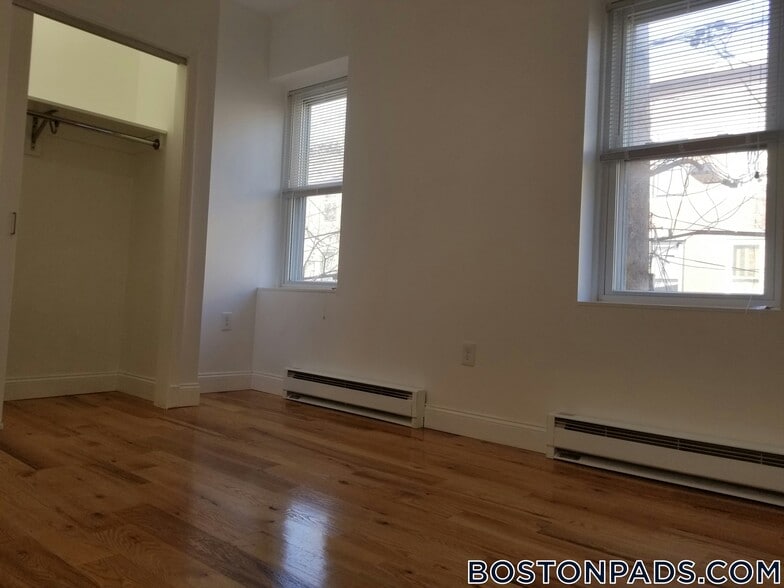 Building Photo - 40 Medford St