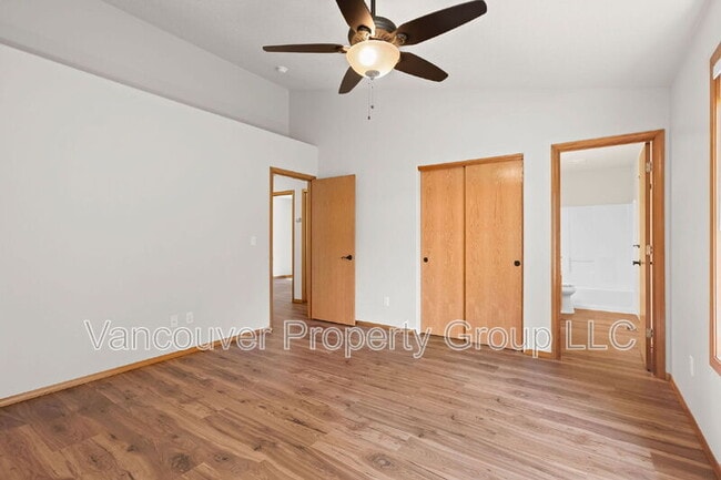 Building Photo - 3106 NE 183rd Pl