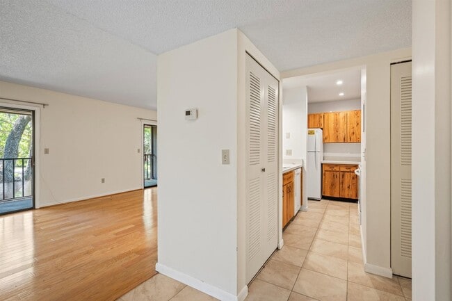 Building Photo - 54 Veronese Ct