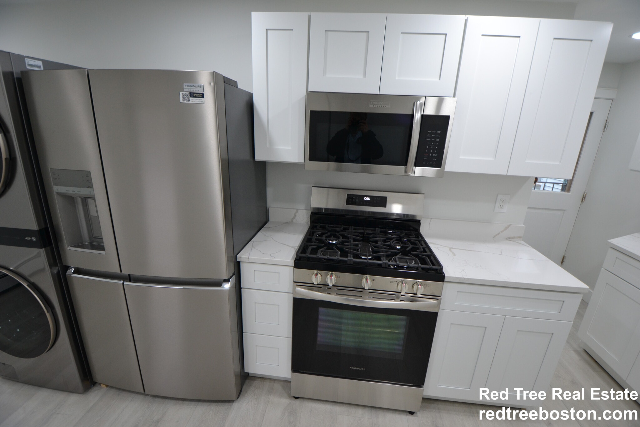 Building Photo - 15 Avalon St