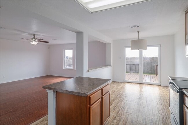 Building Photo - 13237 Coomes Dr