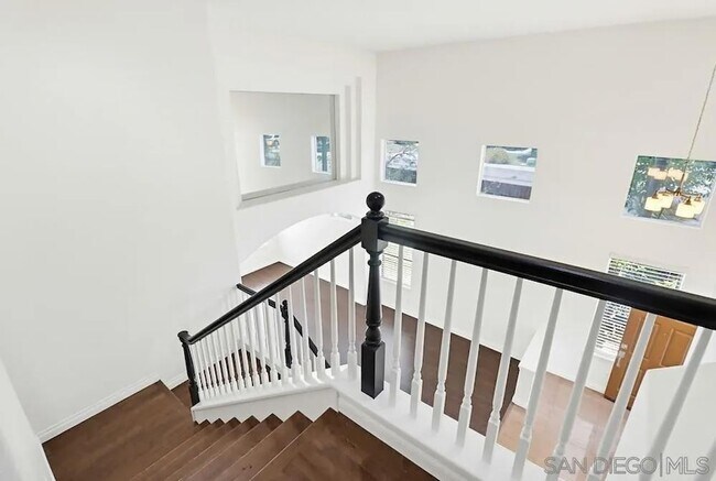 Building Photo - 1100 Corrales Ln