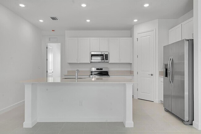 Building Photo - 3462 Cedar Grv Dr