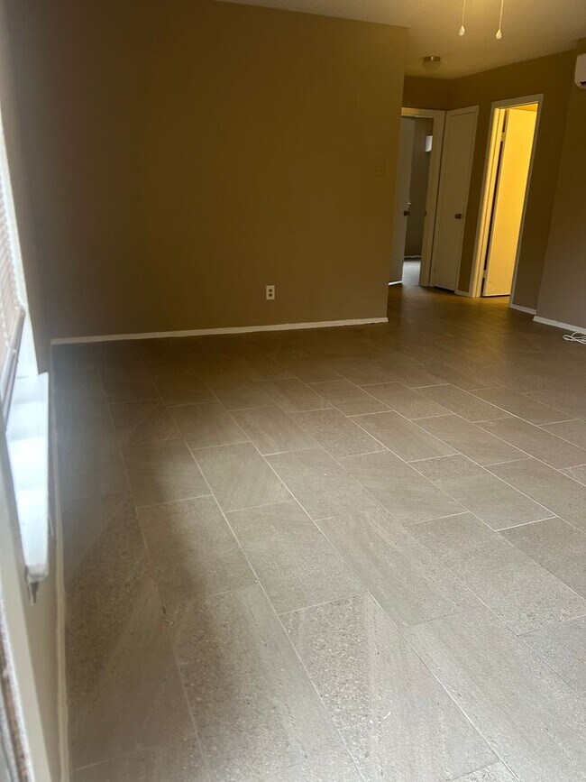 Building Photo - 5707 Sorenson St