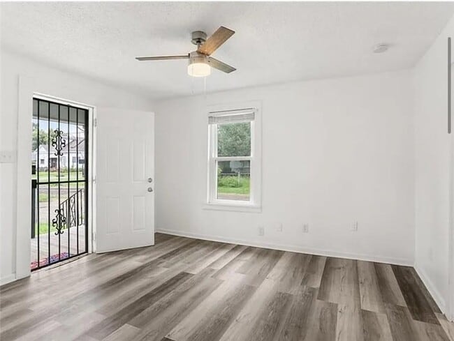 Building Photo - 8917 Apricot St