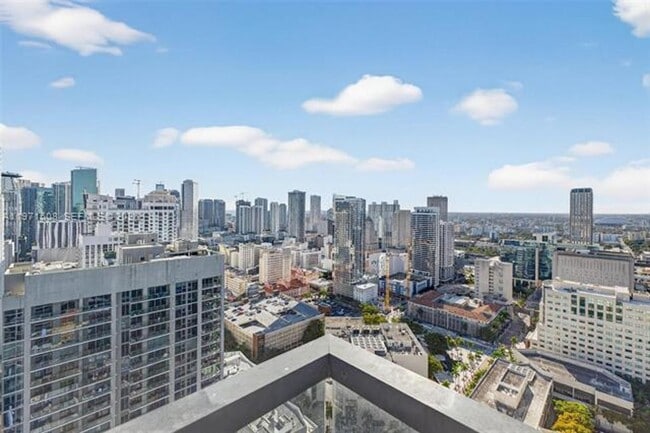 Building Photo - 398 NE 5th St