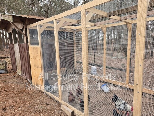 Building Photo - 2068 Corinth Rd