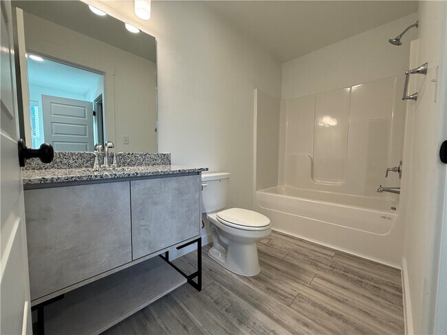 Building Photo - 1051 States Ave