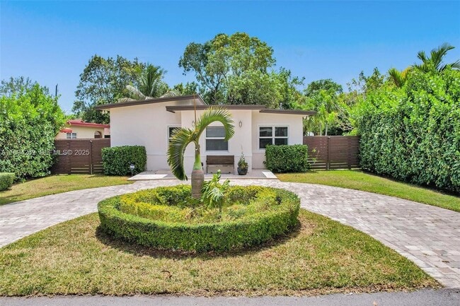 Building Photo - 6550 SW 52nd Terrace