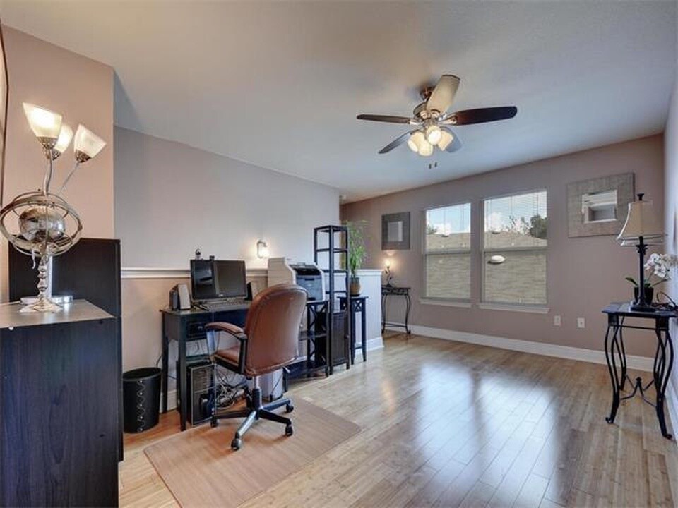 Loft space - 8705 Davis Oaks Trail