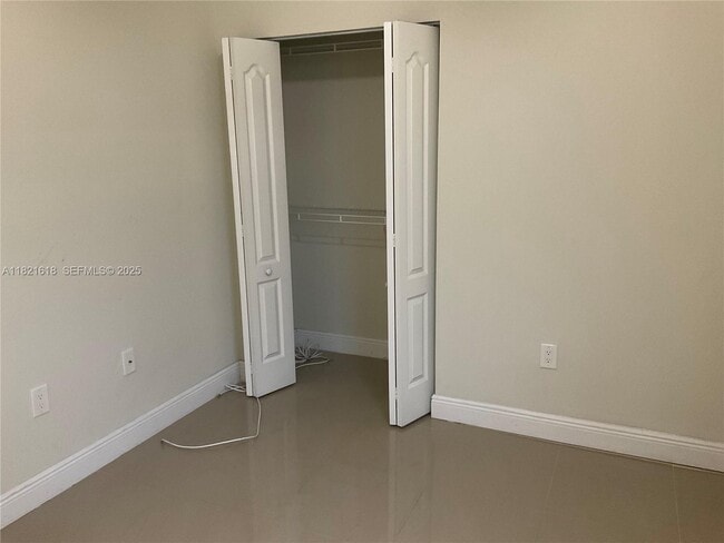 Building Photo - 798 NE 43rd St