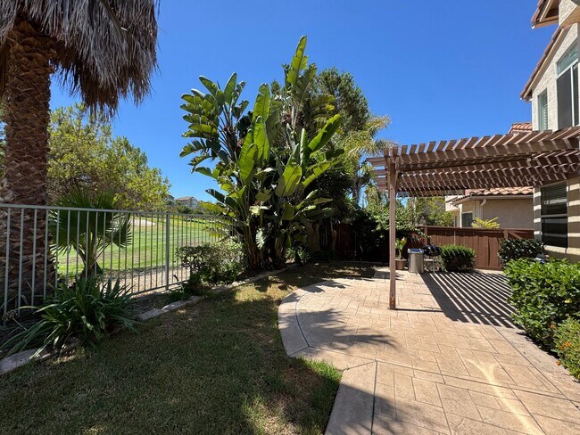 Building Photo - Rent a Beautiful Home Backing the Golf Cou...