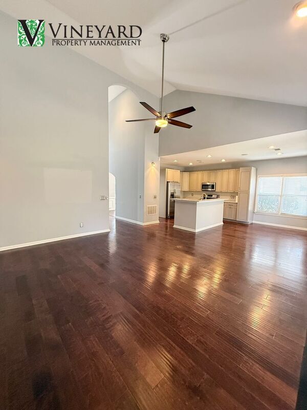 Building Photo - 3313 Hidden Trail Rd SE