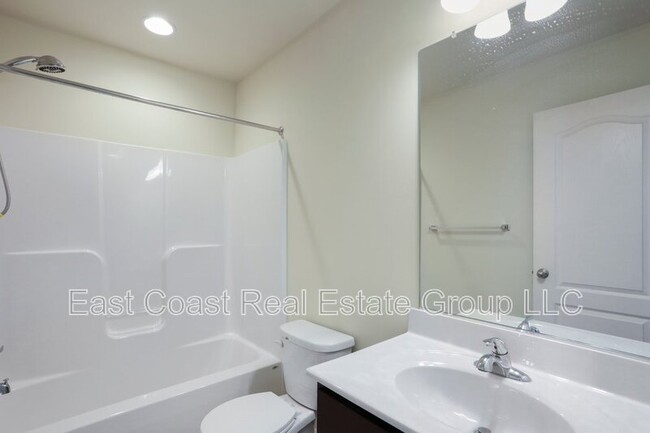Building Photo - 15 Britania Ct