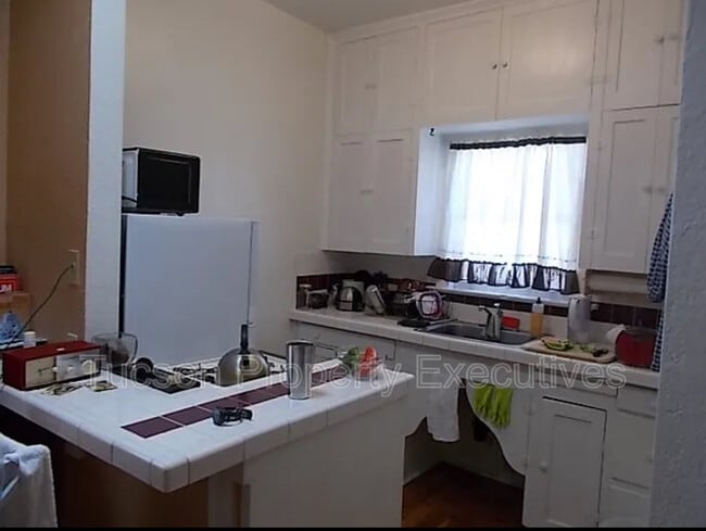 Building Photo - 1220 N Olsen Ave