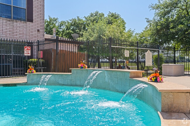 Building Photo - The Manor at Jersey Village