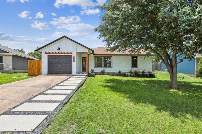 Building Photo - 3215 Plantation Rd
