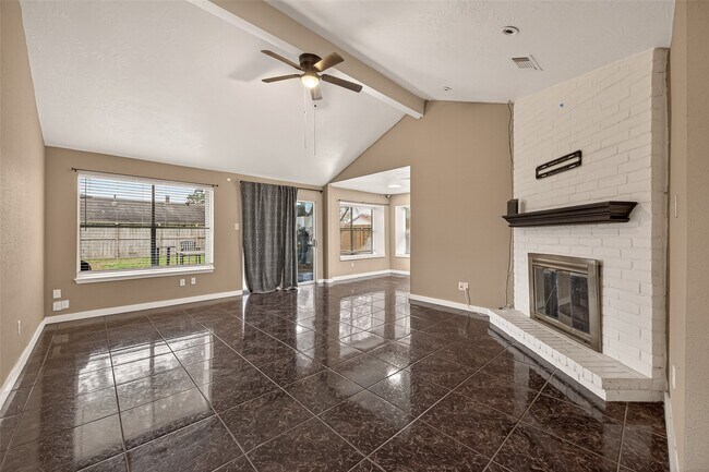 Building Photo - 614 Northaire Dr