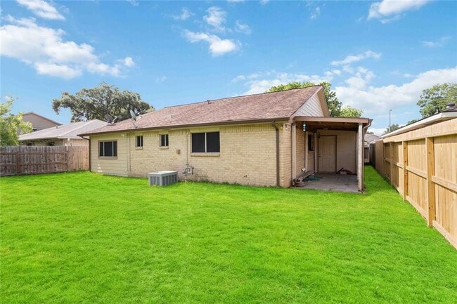 Building Photo - 16210 Delgado Dr