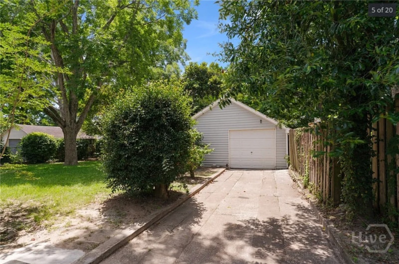 Building Photo - 715 E 58th St