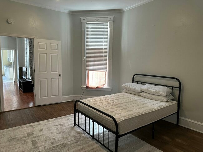 Building Photo - 624 Jefferson Ave