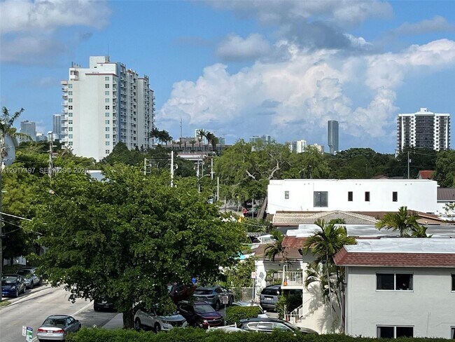 Building Photo - 2280 SW 32nd Ave