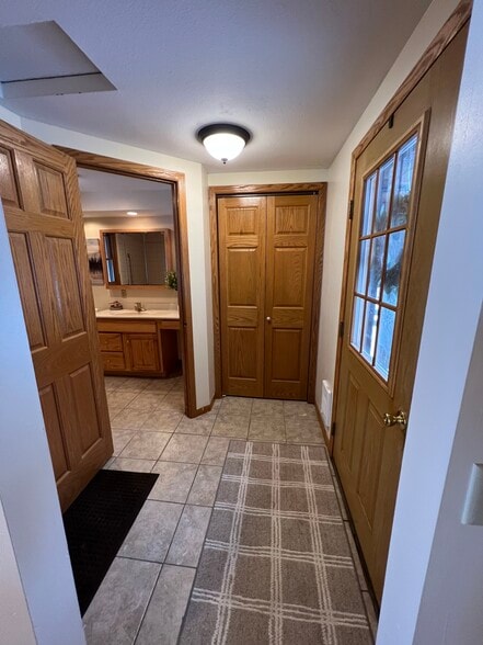 Building Photo - 14555 Breezy Point Rd