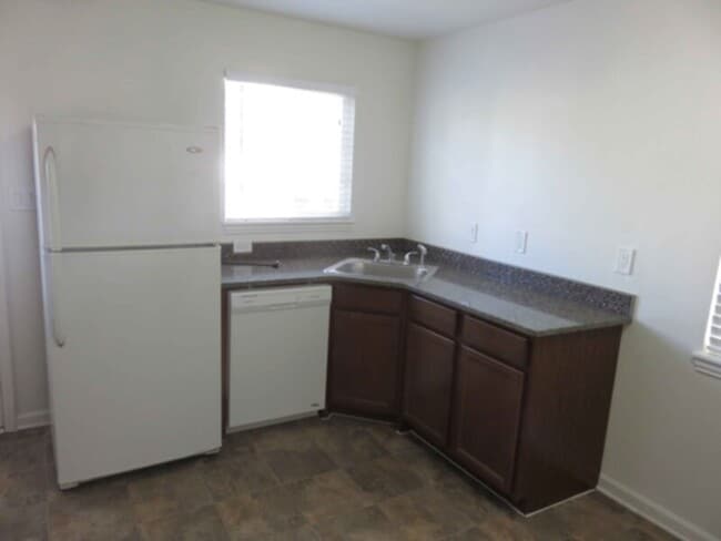 Building Photo - 1585 S Vallejo St