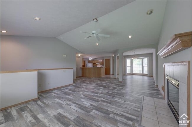 Building Photo - 565 N Bristol Ct