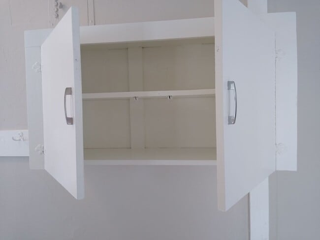 Building Photo - DU Charming 1920's Bungalow 2 Beds 1 Bath  Available Now