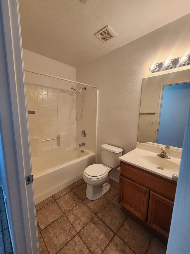 Building Photo - 71669 Sun Valley Dr