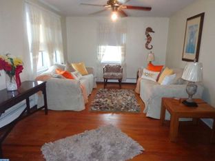 Building Photo - 1335 Simpson Ave