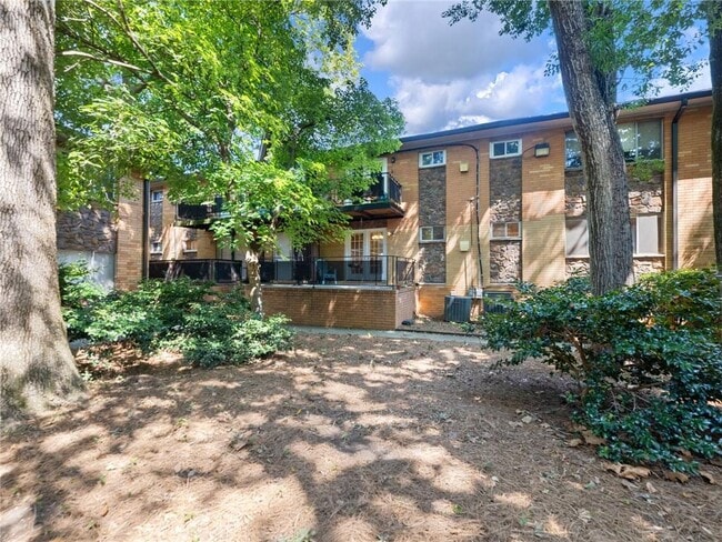 Building Photo - 115 Biscayne Dr NW