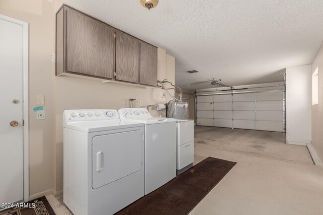 Building Photo - 10214 W Burns Dr