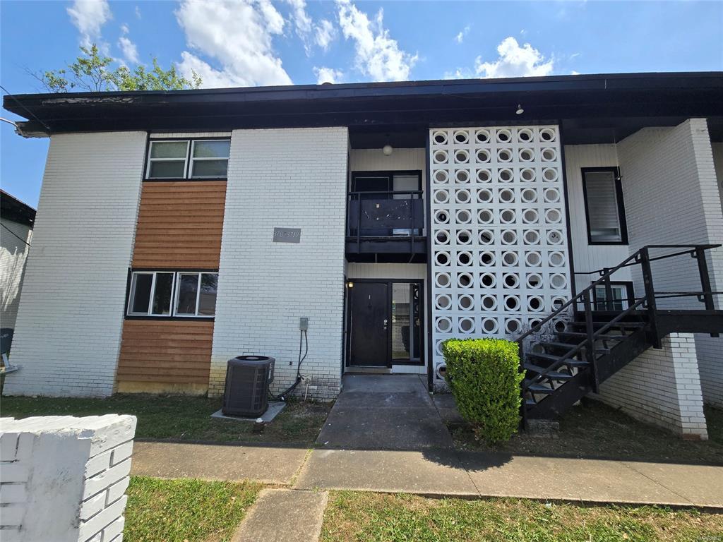 Building Photo - 3709 Wesley Dr