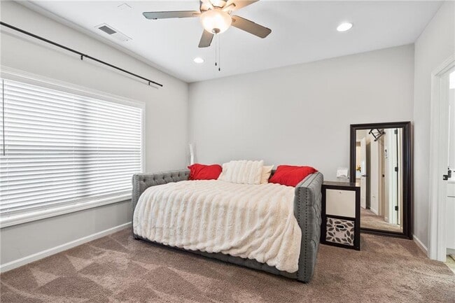 Building Photo - 2047 Drew Dr