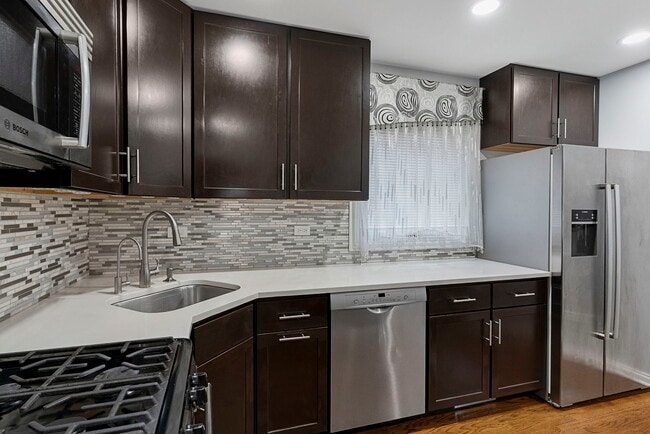 Building Photo - 3519 N Opal Ave