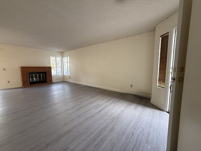 Building Photo - 403 Windjammer Cir