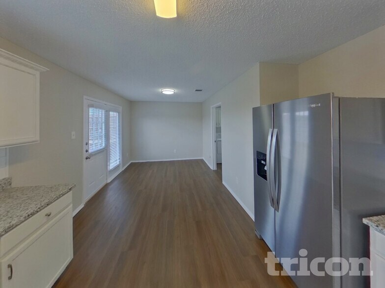 Building Photo - 8116 Cutter Hill Ave