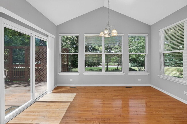 Building Photo - 607 Mansfield Way