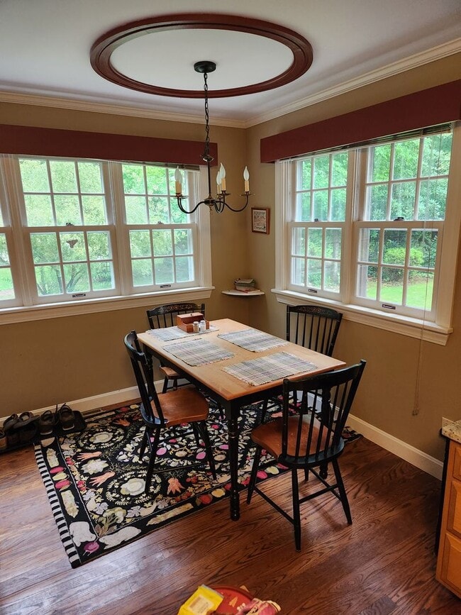 Building Photo - Beautifully Furnished Three Bedroom Home
