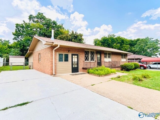 Building Photo - 3606 NW Kenard Ave