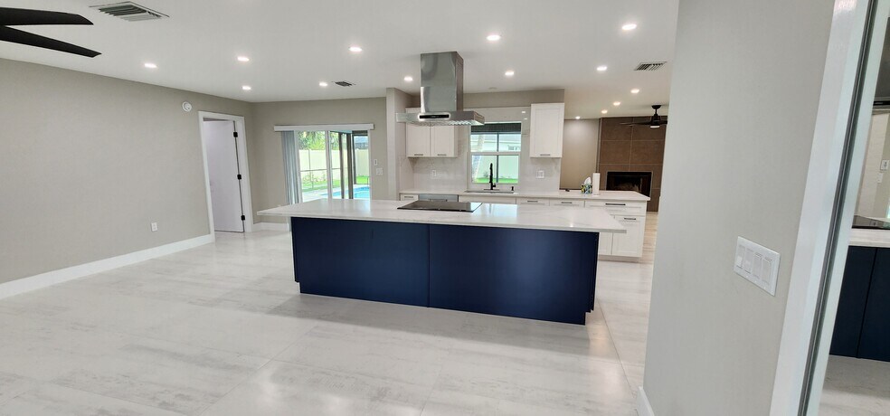 Building Photo - 4270 Kingston Ct