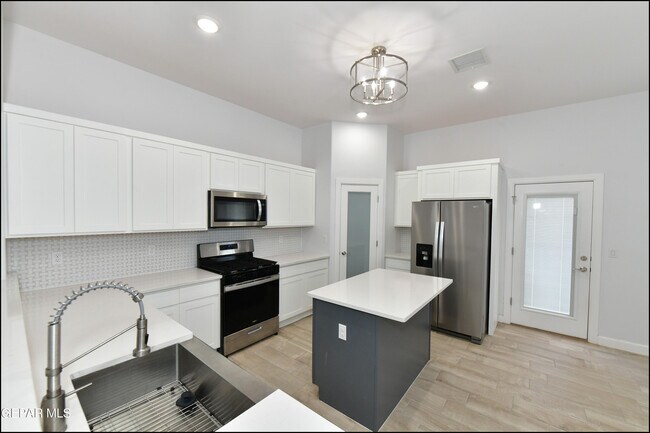 Building Photo - 142 Ruth Trl